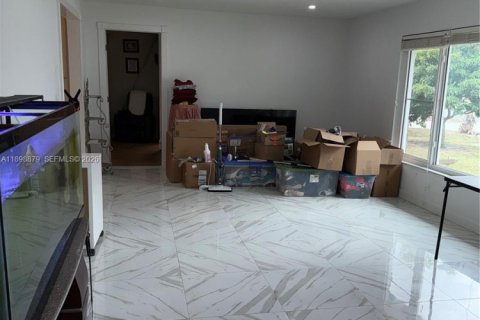 Villa ou maison à vendre à Royal Palm Beach, Floride: 4 chambres, 177.63 m2 № 2081620 - photo 12