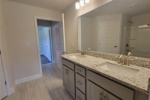 Casa en venta en Dade City, Florida, 4 dormitorios, 204.38 m2 № 1916557 - foto 21