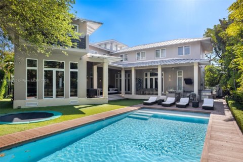 House in Key Biscayne, Florida 5 bedrooms, 407.47 sq.m. № 2013261 - photo 28