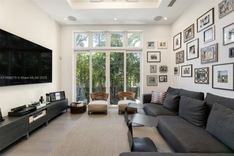 House in Key Biscayne, Florida 5 bedrooms, 407.47 sq.m. № 2013261 - photo 7