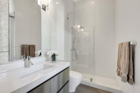 House in Key Biscayne, Florida 5 bedrooms, 407.47 sq.m. № 2013261 - photo 8