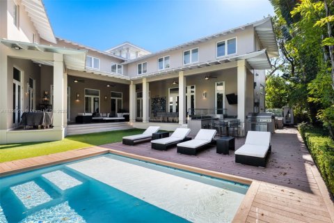 House in Key Biscayne, Florida 5 bedrooms, 407.47 sq.m. № 2013261 - photo 26