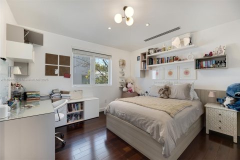 House in Key Biscayne, Florida 5 bedrooms, 407.47 sq.m. № 2013261 - photo 16