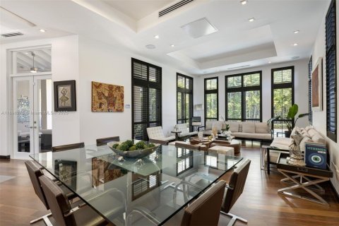 House in Key Biscayne, Florida 5 bedrooms, 407.47 sq.m. № 2013261 - photo 2