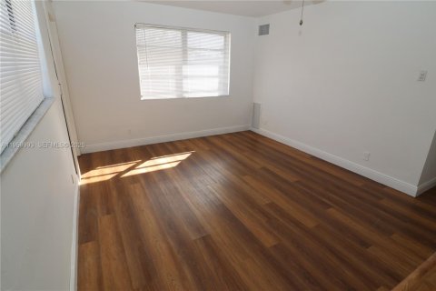 Casa en alquiler en Hollywood, Florida, 1 dormitorio, 56.21 m2 № 2023294 - foto 10