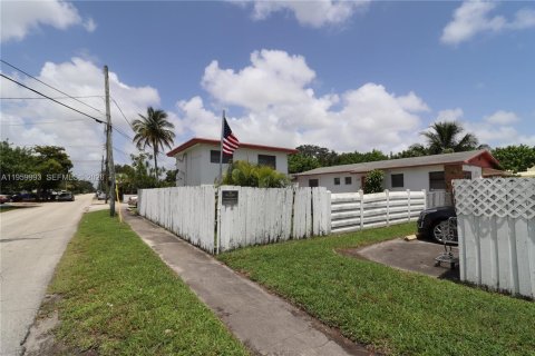 Casa en alquiler en Hollywood, Florida, 1 dormitorio, 56.21 m2 № 2023294 - foto 17