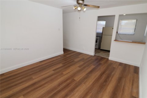 Casa en alquiler en Hollywood, Florida, 1 dormitorio, 56.21 m2 № 2023294 - foto 12