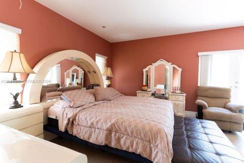 Villa ou maison à vendre à Miami, Floride: 6 chambres, 386.57 m2 № 2241031 - photo 11