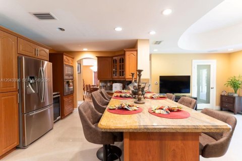 Villa ou maison à vendre à Miami, Floride: 6 chambres, 386.57 m2 № 2241031 - photo 6