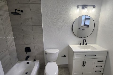 House in Miami Gardens, Florida 3 bedrooms, 133.78 sq.m. № 1931271 - photo 17