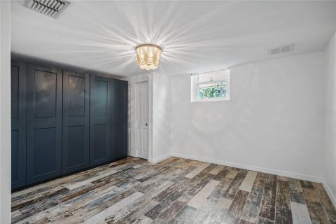House in Saint Petersburg, Florida 2 bedrooms, 193.98 sq.m. № 2123416 - photo 16