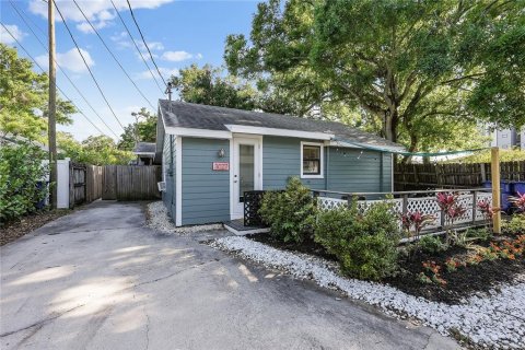 House in Saint Petersburg, Florida 2 bedrooms, 193.98 sq.m. № 2123416 - photo 29