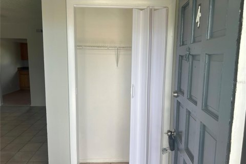 Apartamento en alquiler en Pinellas Park, Florida, 2 dormitorios, 72 m2 № 1850062 - foto 3