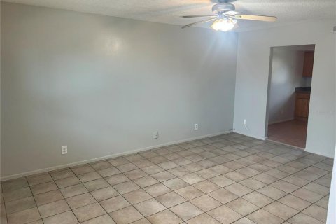 Apartamento en alquiler en Pinellas Park, Florida, 2 dormitorios, 72 m2 № 1850062 - foto 4