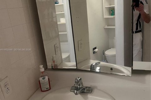 Copropriété à vendre à Bal Harbour, Floride: 16.82 m2 № 2089366 - photo 5