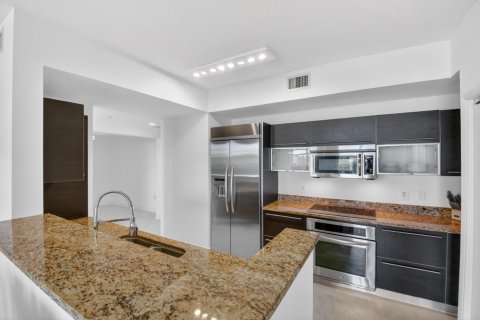 Condo in West Palm Beach, Florida, 2 bedrooms  № 2088015 - photo 19