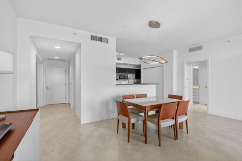 Condo in West Palm Beach, Florida, 2 bedrooms  № 2088015 - photo 23
