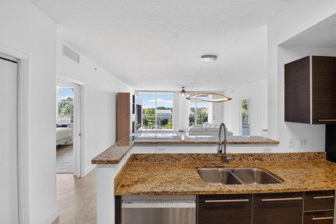 Condo in West Palm Beach, Florida, 2 bedrooms  № 2088015 - photo 20