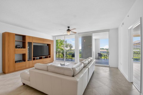 Condo in West Palm Beach, Florida, 2 bedrooms  № 2088015 - photo 9