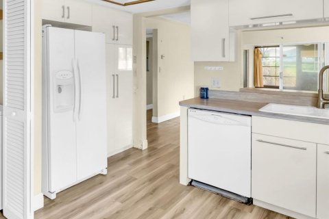 Купить кондоминиум в Гудзон, Флорида 5 комнат, 112.41м2, № 1913520 - фото 12