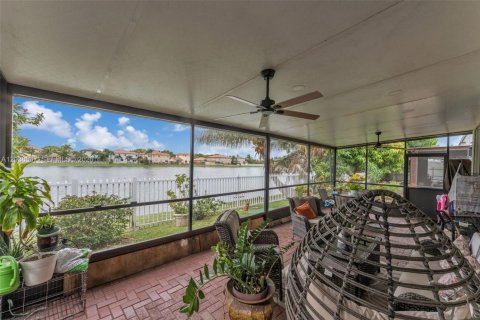 Villa ou maison à vendre à Homestead, Floride: 4 chambres, 181.44 m2 № 2365376 - photo 30