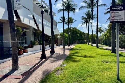 Condo in Miami Beach, Florida, 1 bedroom  № 1727845 - photo 3
