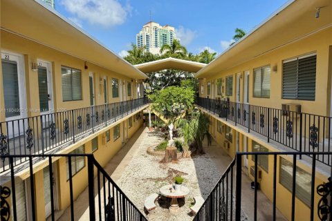 Condo in Miami Beach, Florida, 1 bedroom  № 1727845 - photo 10