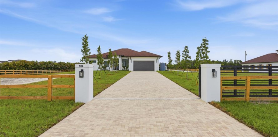 House in Loxahatchee Groves, Florida 4 bedrooms, 268.49 sq.m. № 2179343