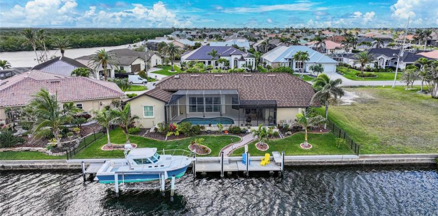Villa ou maison à Punta Gorda, Floride 3 chambres, 215.53 m2 № 1902182