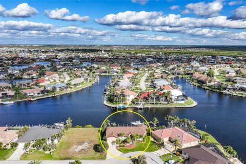 Casa en venta en Punta Gorda, Florida, 3 dormitorios, 215.53 m2 № 1902182 - foto 3