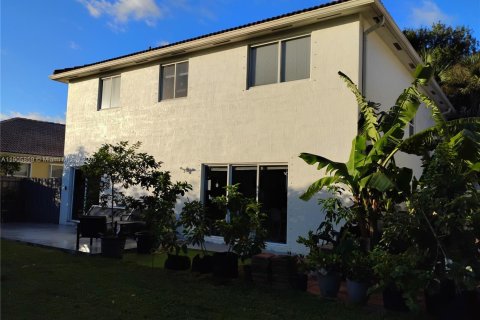 House in Miami, Florida 4 bedrooms, 213.02 sq.m. № 1958695 - photo 16