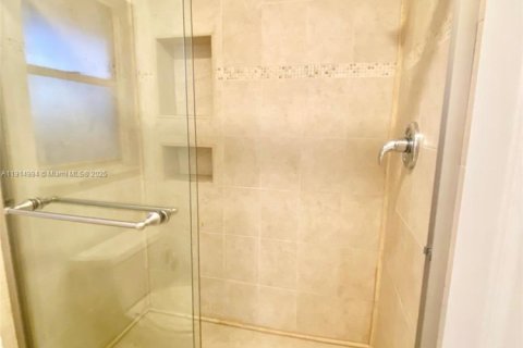 Снять в аренду таунхаус в Дейви, Флорида 3 спальни, 156.08м2, № 1970197 - фото 29