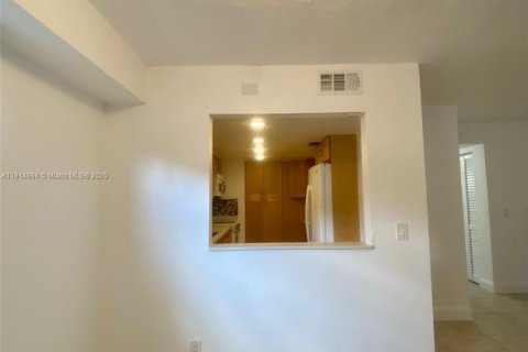 Снять в аренду таунхаус в Дейви, Флорида 3 спальни, 156.08м2, № 1970197 - фото 20