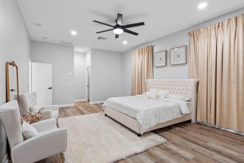 House in Tampa, Florida 4 bedrooms, 188.78 sq.m. № 1791609 - photo 30
