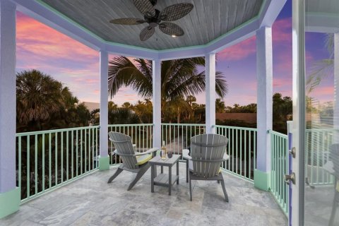 House in Anna Maria, Florida 4 bedrooms, 260.41 sq.m. № 1521212 - photo 17