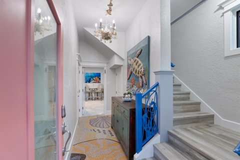 House in Anna Maria, Florida 4 bedrooms, 260.41 sq.m. № 1521212 - photo 8