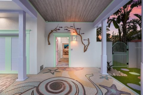 House in Anna Maria, Florida 4 bedrooms, 260.41 sq.m. № 1521212 - photo 6