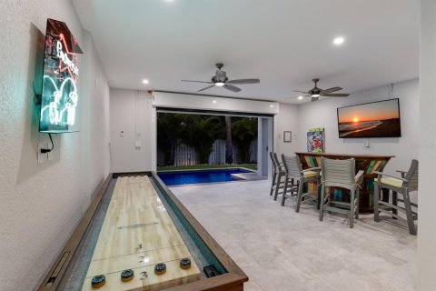 House in Anna Maria, Florida 4 bedrooms, 260.41 sq.m. № 1521212 - photo 21