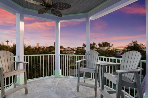 House in Anna Maria, Florida 4 bedrooms, 260.41 sq.m. № 1521212 - photo 18