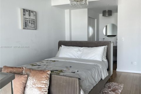 Condominio en venta en Miami, Florida, 1 dormitorio, 73.86 m2 № 1993947 - foto 11