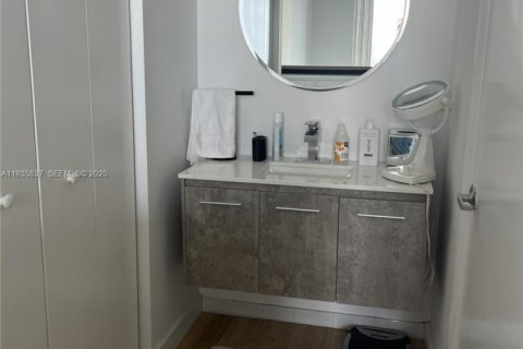 Condominio en venta en Miami, Florida, 1 dormitorio, 73.86 m2 № 1993947 - foto 6