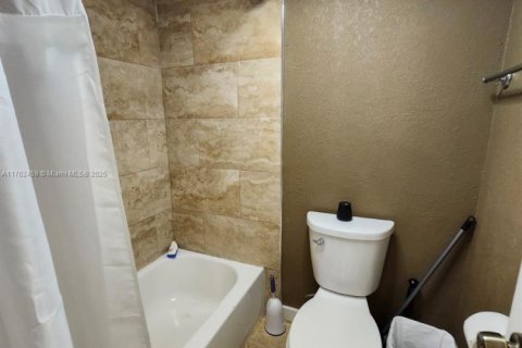 Copropriété à vendre à Lauderhill, Floride: 2 chambres, 104.98 m2 № 1862711 - photo 15