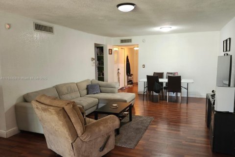Copropriété à vendre à Lauderhill, Floride: 2 chambres, 104.98 m2 № 1862711 - photo 8