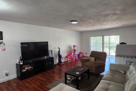Copropriété à vendre à Lauderhill, Floride: 2 chambres, 104.98 m2 № 1862711 - photo 11