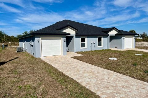 Apartamento en alquiler en Port Charlotte, Florida, 3 dormitorios, 107.95 m2 № 1755223 - foto 1
