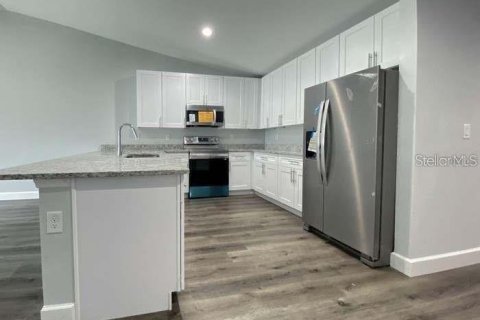 Apartamento en alquiler en Port Charlotte, Florida, 3 dormitorios, 107.95 m2 № 1755223 - foto 2