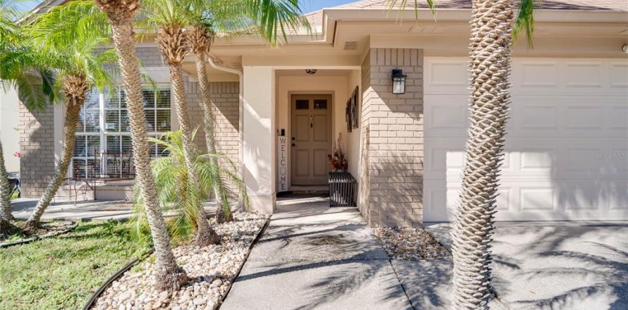 House in Brandon, Florida 3 bedrooms, 150.04 sq.m. № 1567563