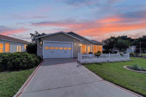 Villa ou maison à vendre à The Villages, Floride: 2 chambres, 107.4 m2 № 2355876 - photo 2
