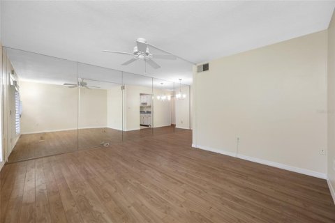 Condo in Seminole, Florida, 1 bedroom  № 2379626 - photo 7