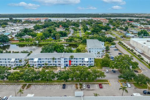 Condo in Seminole, Florida, 1 bedroom  № 2379626 - photo 27